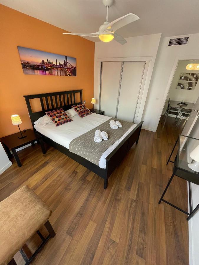 Apartamentos Sevilla บาเลนเซีย ภายนอก รูปภาพ